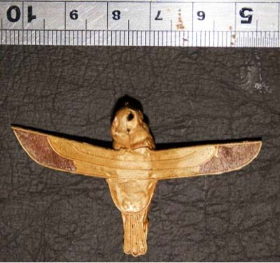 Auch dieses Amulett einer Bachstelze wurde in der Mastaba gefunden, Foto: Luxor Times