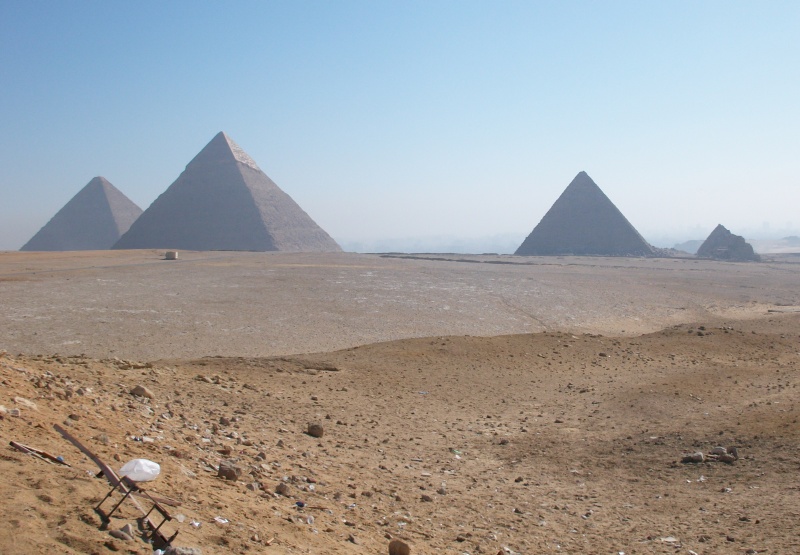 Gizeh-Plateau mit Pyramiden