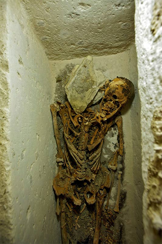 Das Skelett Nefers aus Abusir. Foto: LuxorTimes