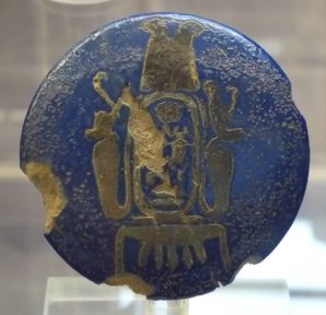 Der Knauf mit Ejes Thronnamen. Bildquelle: Plos One, Ägyptisches Museum Turin